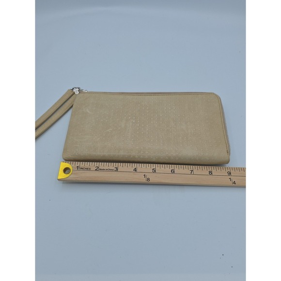 Hobo International Rylan Pumice Damask Embossed Leather Wallet Wristlet New - Picture 8 of 12